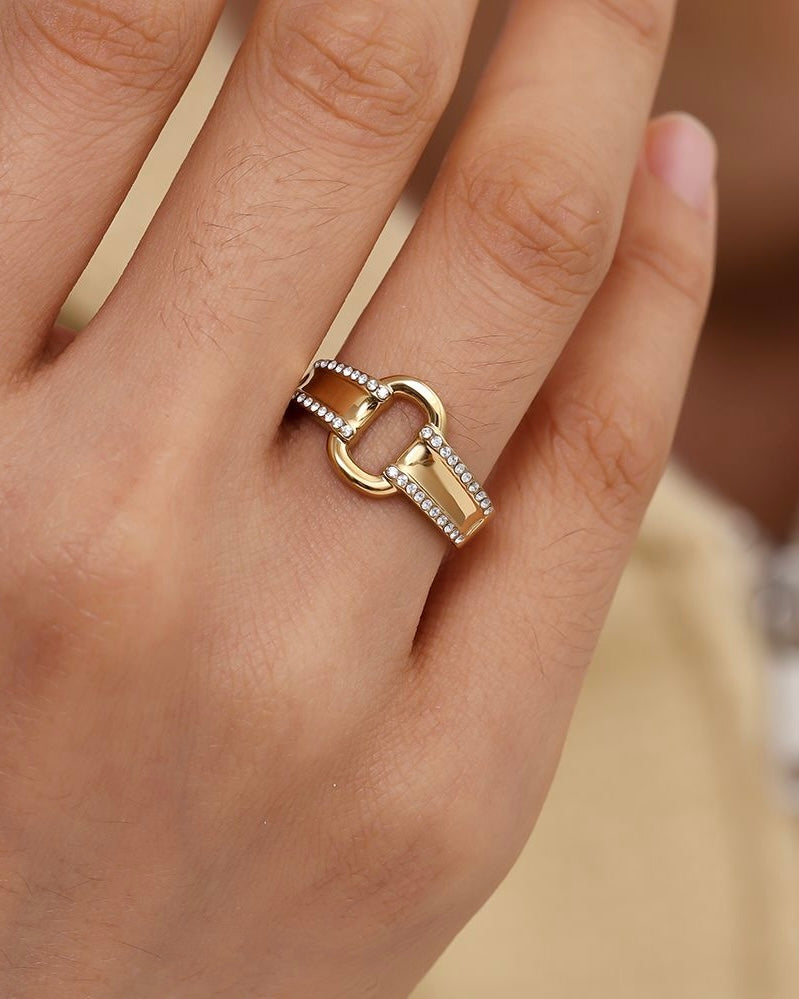 Nelia Ring