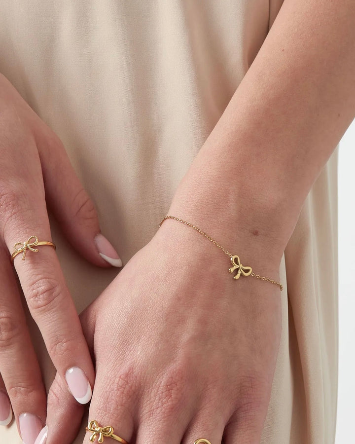 Bow armband