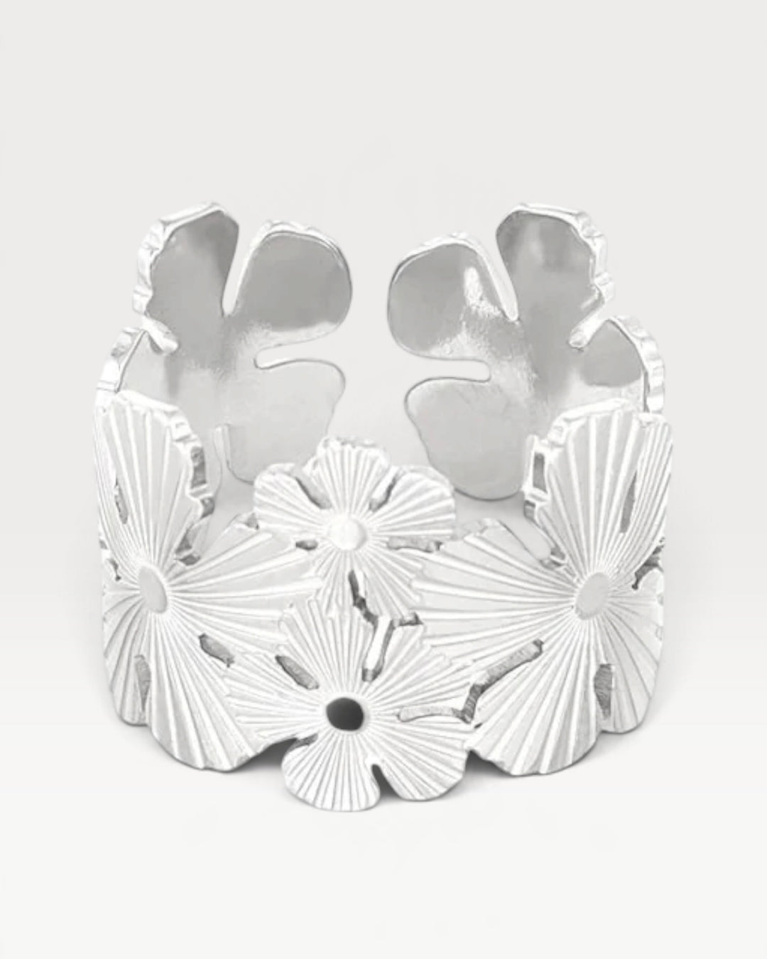 Silvia ring