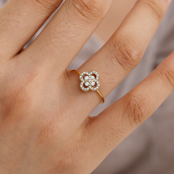 Lilly Ring