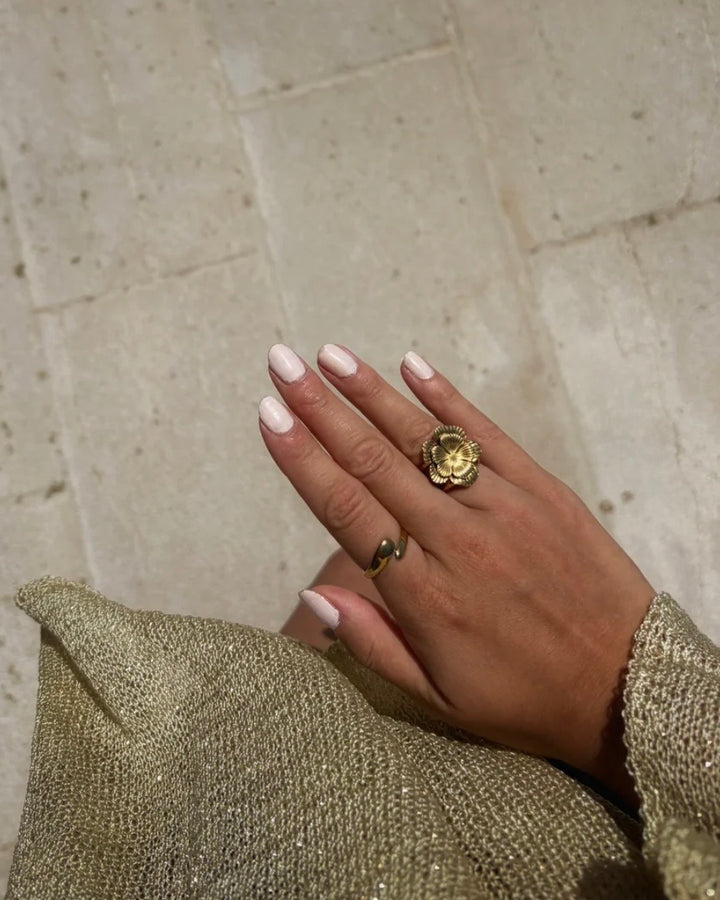 Meya ring