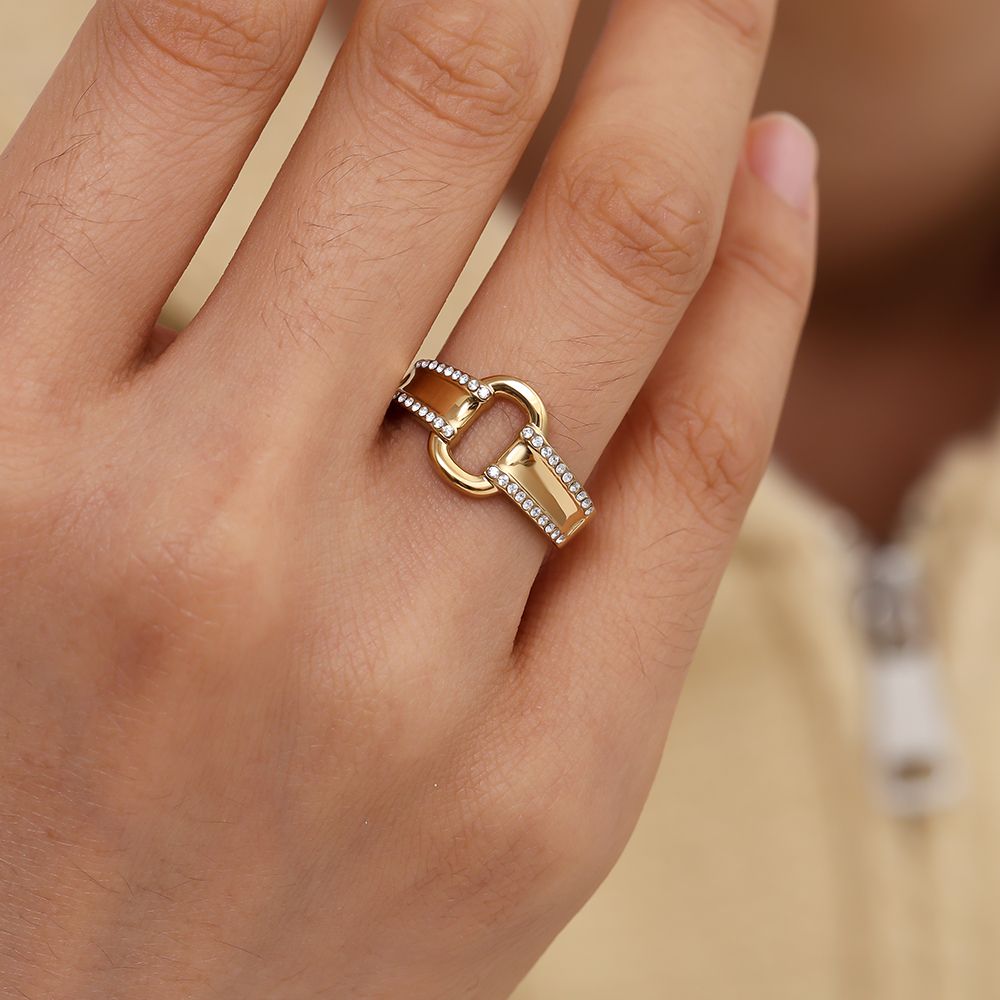Nelia Ring