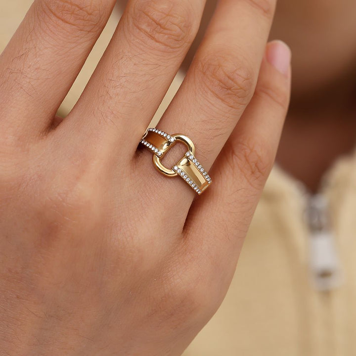 Nelia Ring