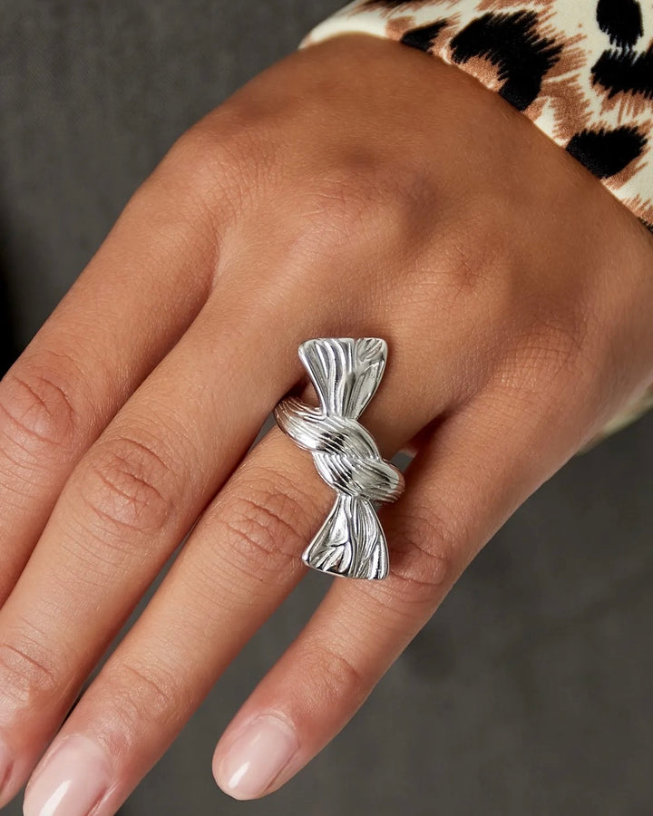 Knot Ring