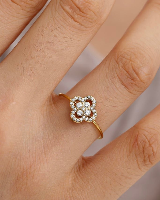 Lilly Ring