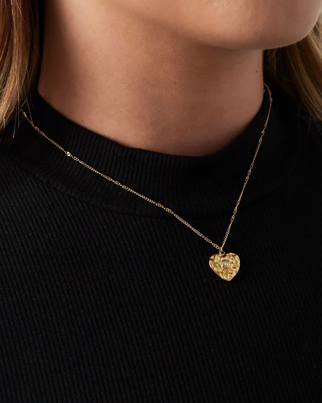 Zara Halsband